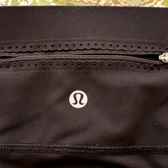 Lululemon Size 6 Mind Over Miles Crop (17" ) Leggings 
Good Condition - Picture 4 of 8